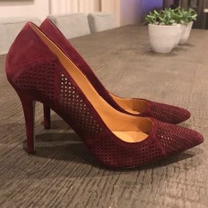 Great versatile suede pumps